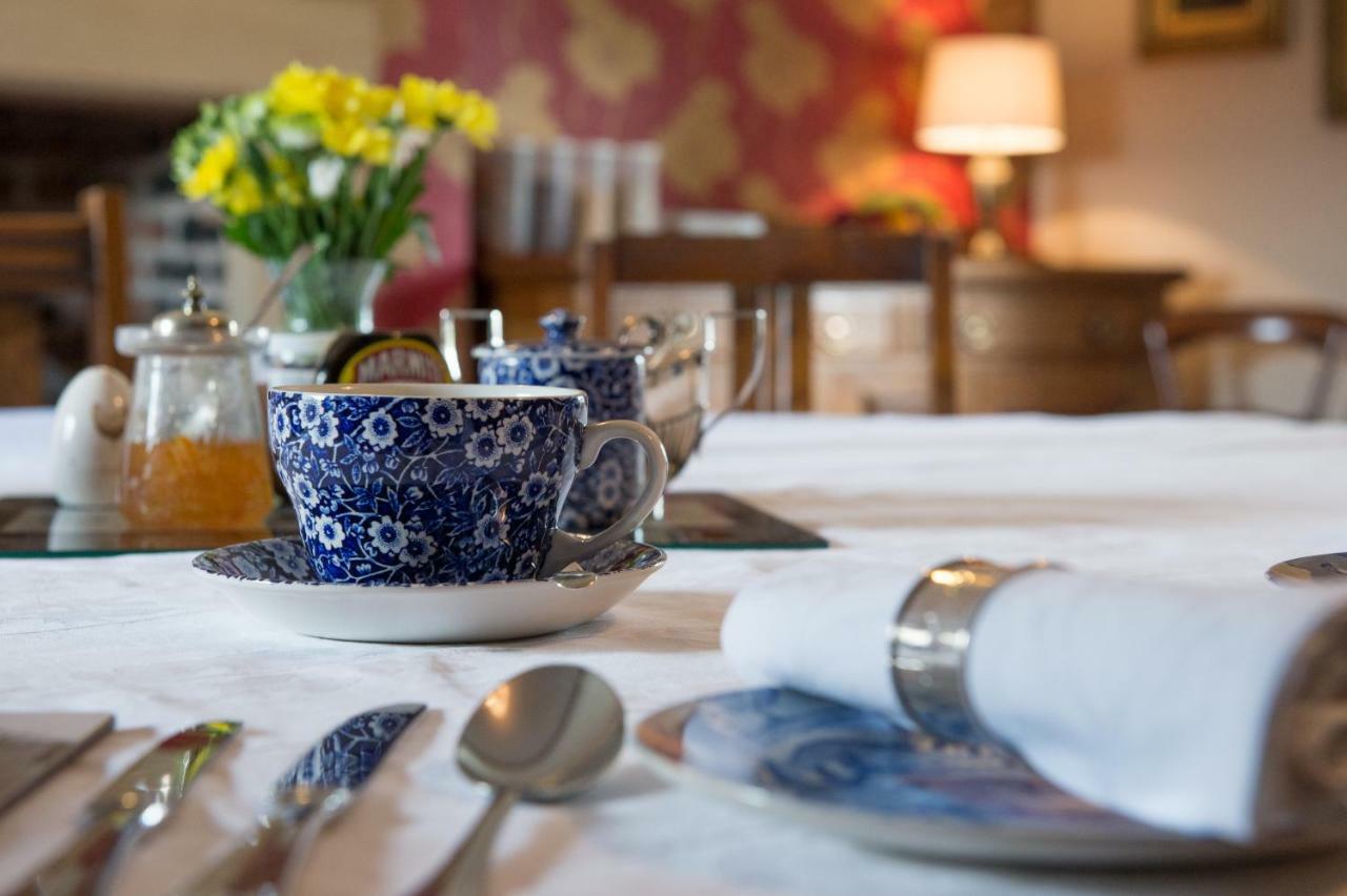Moreton Hall Farm Bed & Breakfast นิวพอร์ต ภายนอก รูปภาพ