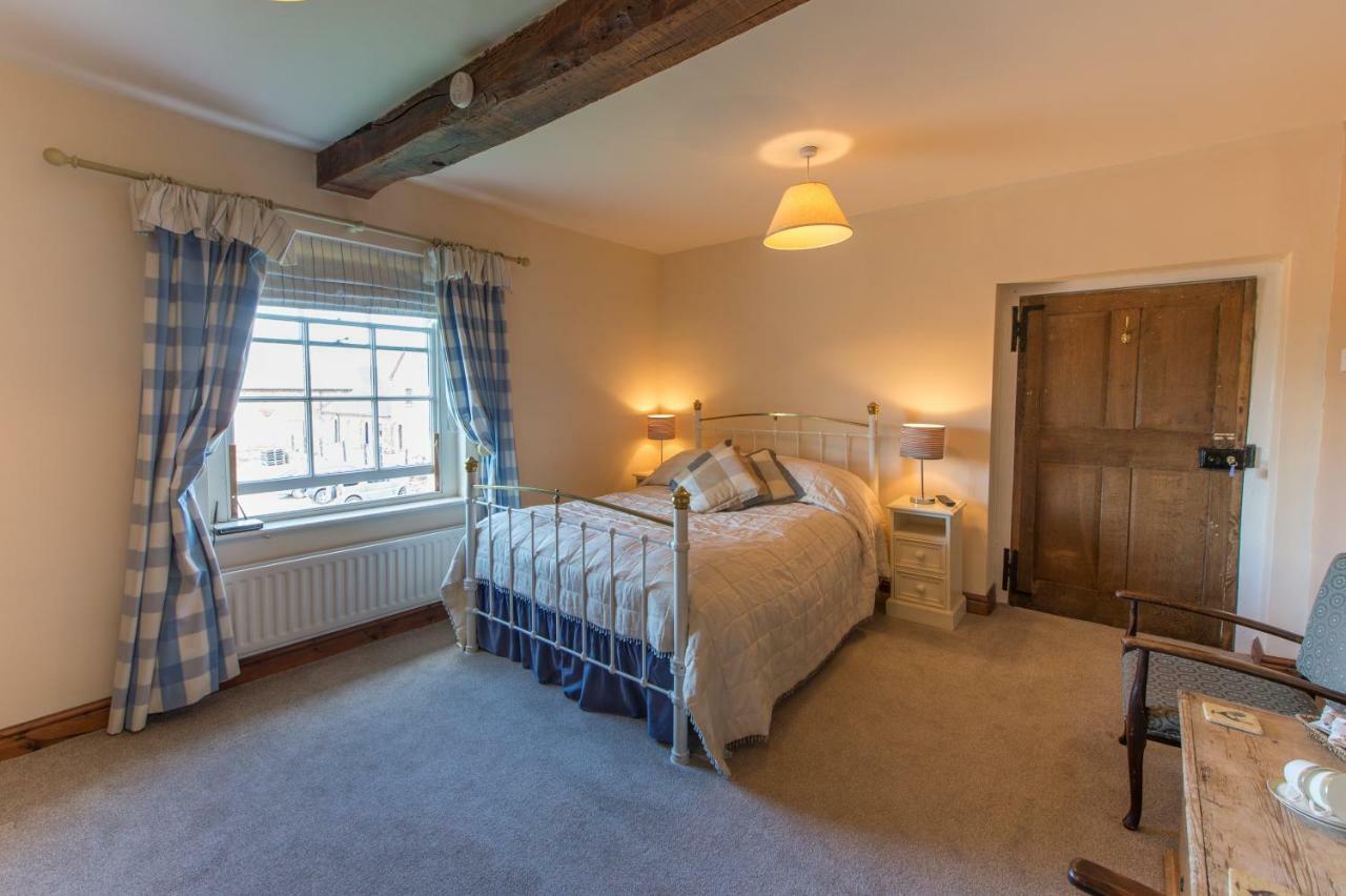Moreton Hall Farm Bed & Breakfast นิวพอร์ต ภายนอก รูปภาพ